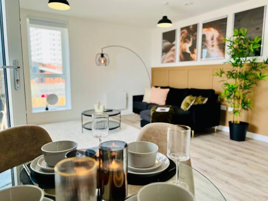 Hessian Lounge -Wyndale- Central 2Br W/Parking Birmingham Extérieur photo