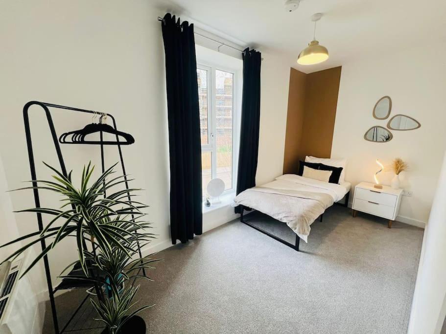 Hessian Lounge -Wyndale- Central 2Br W/Parking Birmingham Extérieur photo